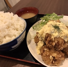 焼鳥とおでん マルマス食堂の特集写真