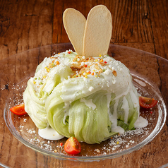 丸ごとレタスのシーザーサラダ