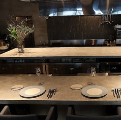 .シェフと同じ目線で盛り付けから提供までを楽しめます！