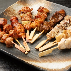 香ばしさ広がる！炭火焼き鳥