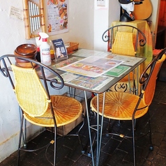 テーブル席だから長時間楽しめる♪