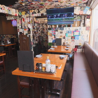 大型３台＋小型２台の計５台モニター完備！