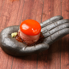 炙り和牛巻き~いくらと龍の卵~
