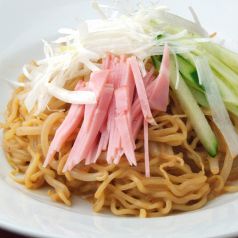 麻醤麪（マーチャンメン）/味王牛肉麺