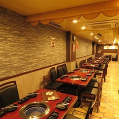 焼肉食べ放題 火ノ丸 Hinomaru 新宿店の雰囲気3