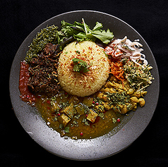 無水ジャークチキンと鶏清湯スープのスパイスカレー