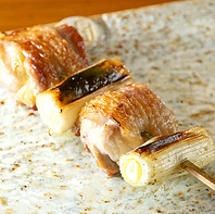 備長炭で焼き上げる香り高い焼き鳥