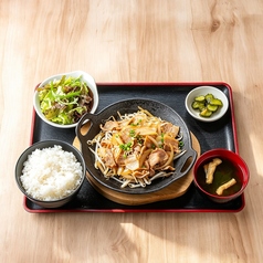 海鮮丼から自慢の肉定食まで楽しむ満足ランチ