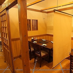 【2名様～4名様】オシャレな空間のお席。お席は広々としている為、隣も気にせず騒いだり、大事な日にも雰囲気を大切にご宴会をお楽しみ頂けます！池袋で個室居酒屋をお探しでしたら、ぜひ当店へ足をお運び下さい◇南越谷 個室 居酒屋◇