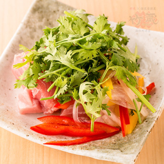 鮮魚と山葵菜のサラダ