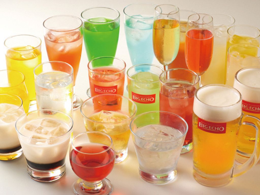 時間無制限のフリードリンク！OPEN～780円、1580円☆19時～880円、1680円の4種ご用意。（室料別）