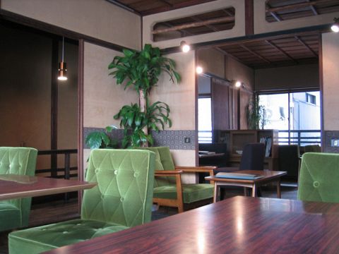 大須・東仁王門通商店街内『築65年の町屋カフェ』