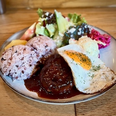 自家製ハンバーグのロコモコ