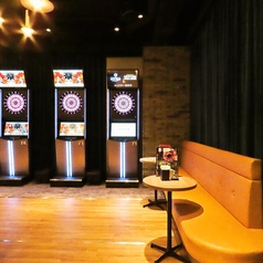 少人数でお楽しみいただけるソファー席をご用意しております♪ゆったりお使いいただくのも、距離を縮めて使うのにも◎デートや女子会にもぴったりです！美味しいお酒と楽しい時間をお楽しみください。