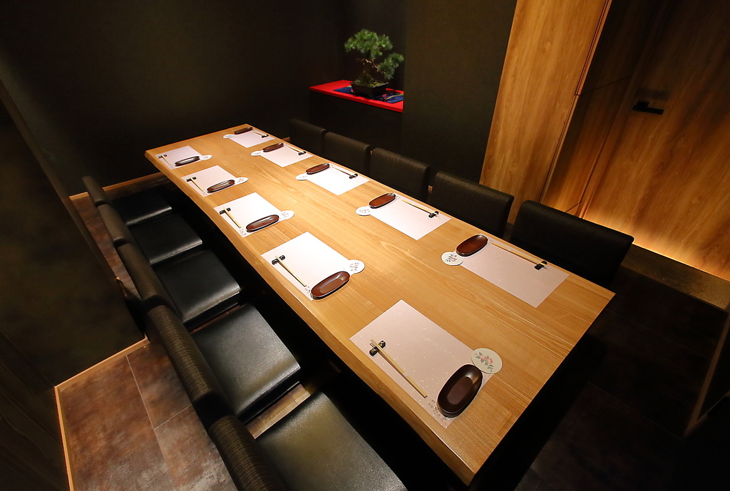 落ち着いた空間でゆったりとお食事をお楽しみいただけます。