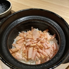 本山葵と削りたて本枯鰹節の土鍋ごはん