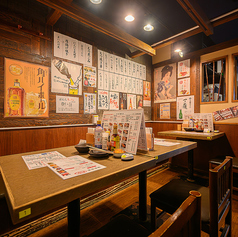 雰囲気抜群のお席をご用意しております。仲間と一緒に料理やお酒を存分にお愉しみいただけます。