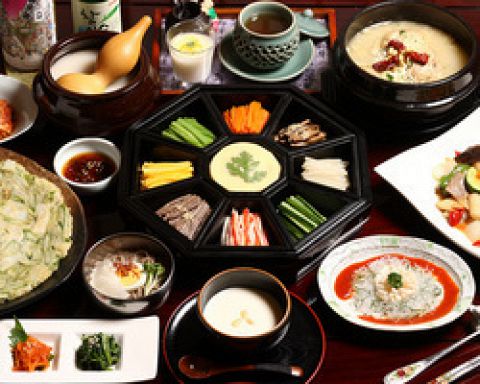 本格的な韓国の薬膳、宮廷、家庭料理をくつろいだ雰囲気で楽しんではいかがですか。