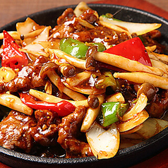 34.鉄板牛肉の黒胡椒焼き