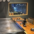 目の前で鉄板料理のライブ感が楽しめるカウンター席