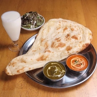 窯焼きの熱々ナンが自慢◎ボリューム満点カレーランチ♪