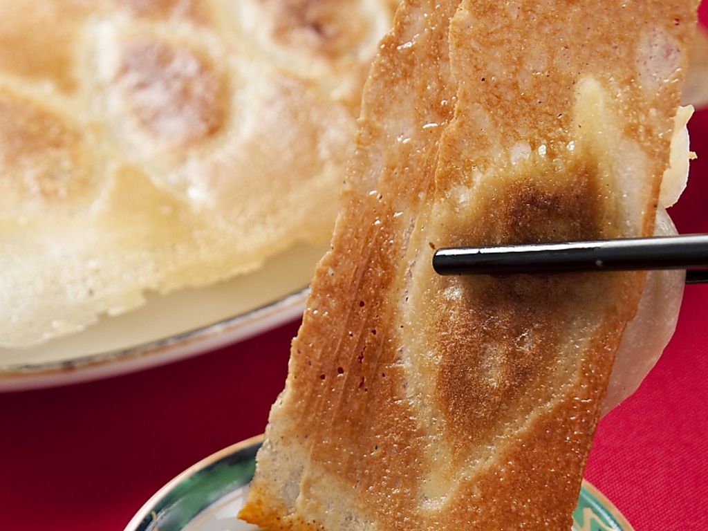 メディアでも取り上げられている餃子！皮がパリパリ♪自信作です！