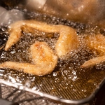 揚げたて自慢の手羽先！フレーバーも豊富