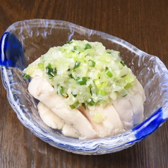 【至福の一皿】蒸し鶏の葱塩ソースの写真
