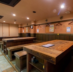 8名まで座れる大テーブルが3つ！