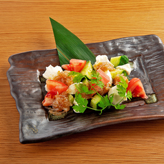 鯨梅水晶とクリームチーズ和え