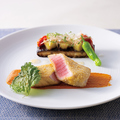 料理メニュー写真&nbsp;【選べるメイン料理】鮪のパネ　ロメスコソースと鰻のサラダ仕立て