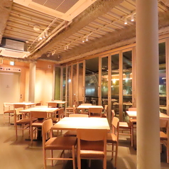 納屋橋ビアガーデン RIVERSIDEフードテラス リバーサイドフードテラスの雰囲気1