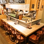 仕事帰り、1人でも2人でも、カウンター席が貴方をまってます