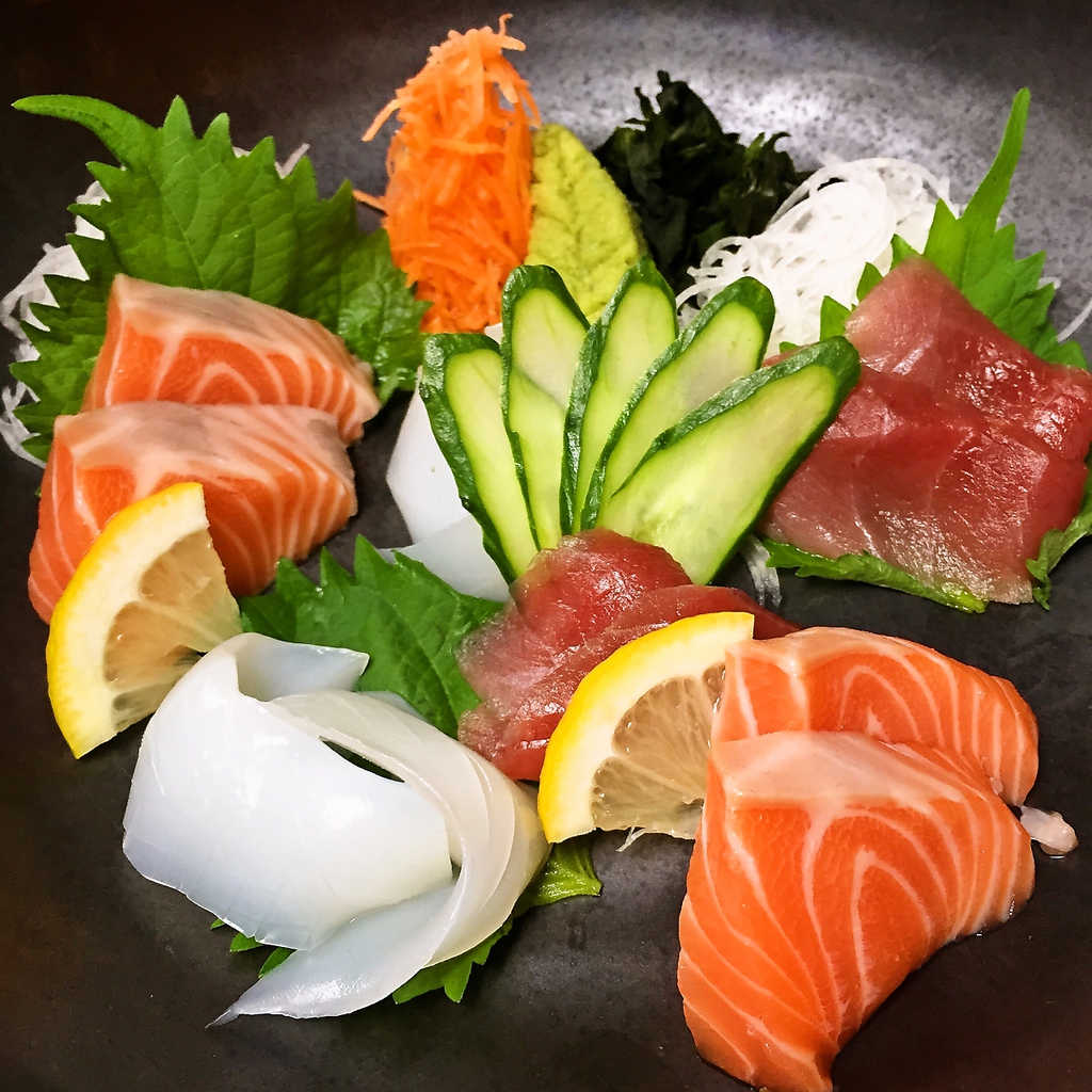 新鮮なお魚料理も豊富にあり♪ちょい盛り1298円(税込)～！日本酒・焼酎などとの相性◎