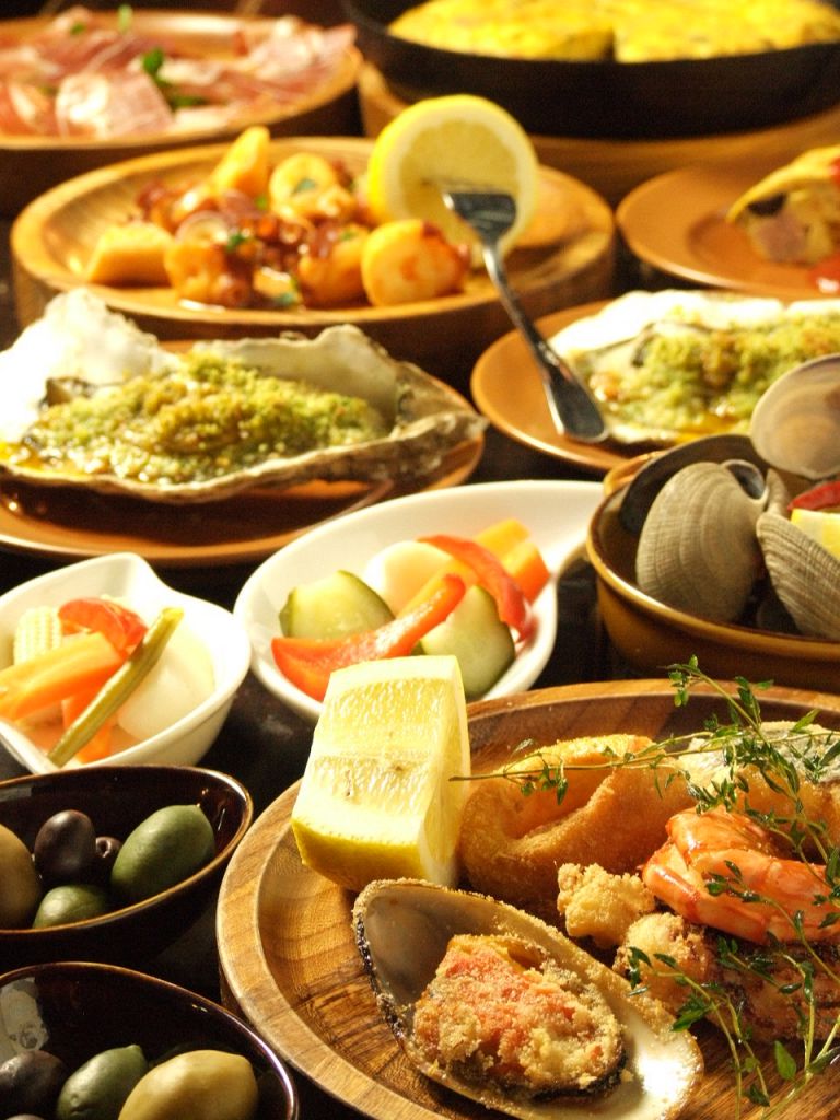 いろいろ選べる【おつまみタパス】は400円～ご用意しております。