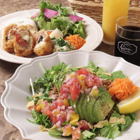 毎月変わるお楽しみ！彩り鮮やかな月替わりランチ