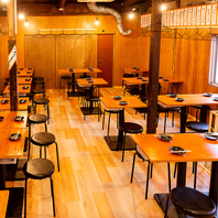 シックな空間の当店は宴会にピッタリ！