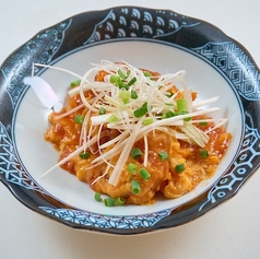 玉子でとじたエビチリ