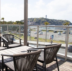 天気が良い日は是非テラスで♪オーシャンビューがたまらない特等席です