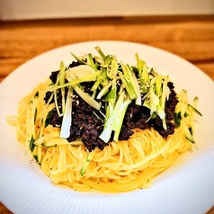 ジャージャー麺