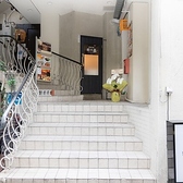 JR・阪急・阪神の各線三宮駅から徒歩約4分とアクセス抜群！駅近ながら路地裏にあるため、隠れ家感も満載です。集合や解散にも便利な立地です◎