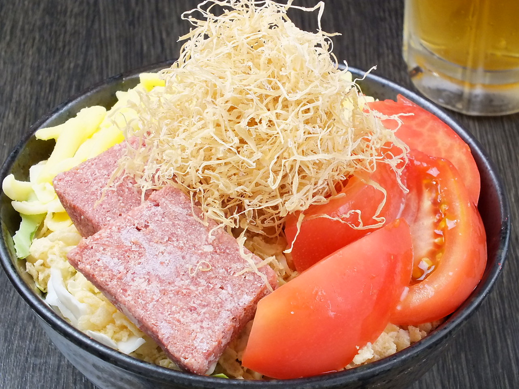 トマトを使ったイタリアンもんじゃ、アボカドを使った塩えびアボカドもんじゃは女性に大人気♪