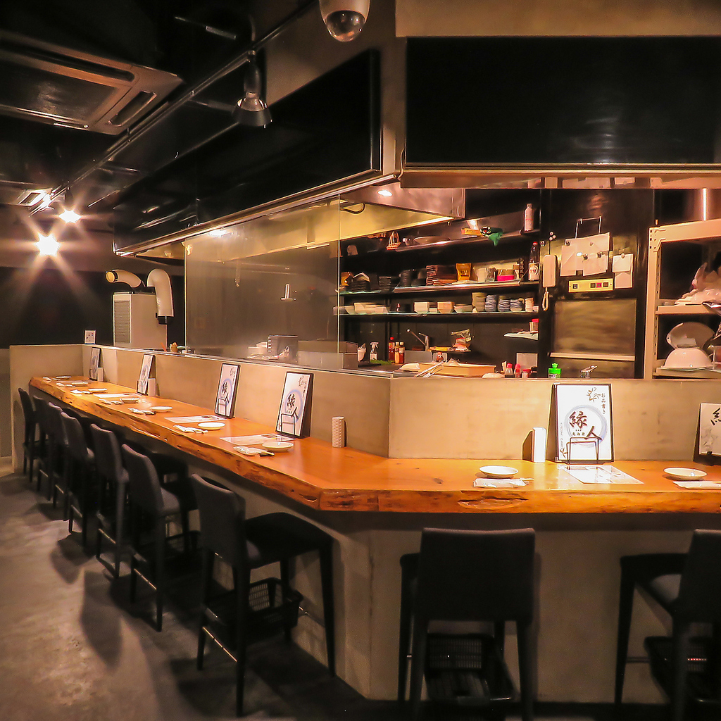 鮮度抜群の海鮮料理をはじめ、お酒に合う逸品料理も多数ご用意！