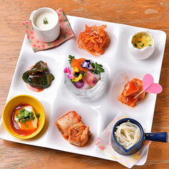 韓国料理×チキン×サムギョプサル ペゴパヨ 梅田東通り店の特集写真