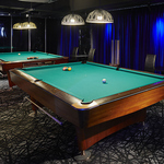 ビリヤードは２台！お酒を飲みながらお楽しみいただけます♪