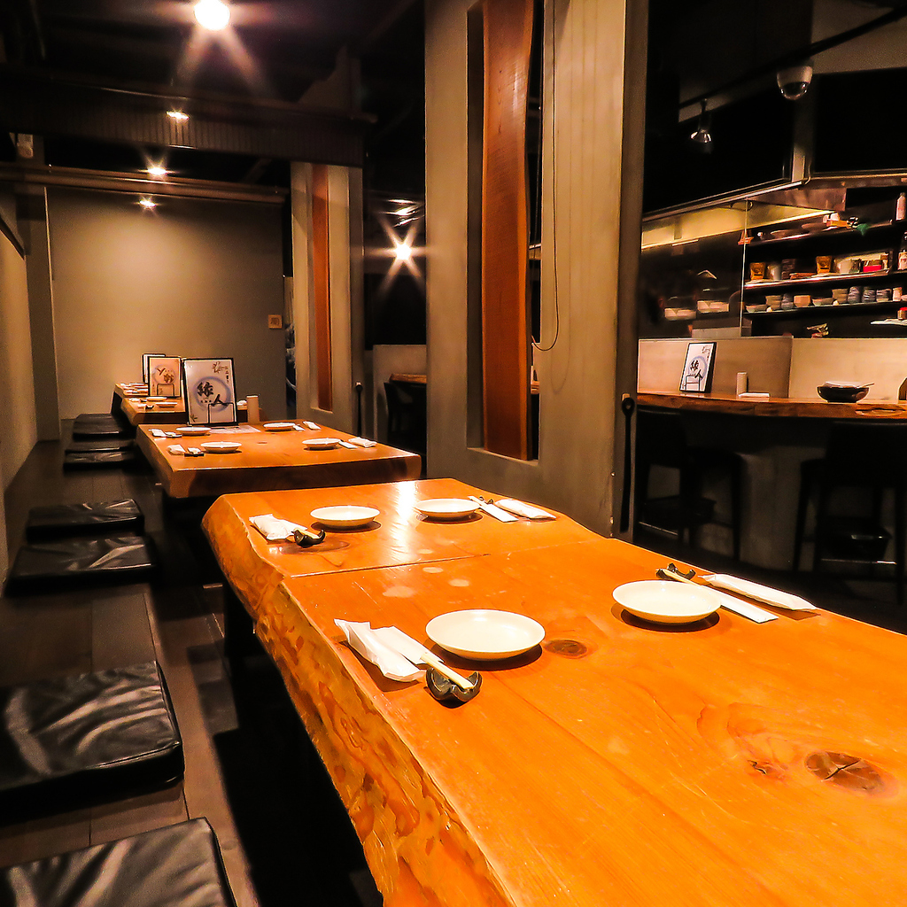 鮮度抜群の海鮮料理をはじめ、お酒に合う逸品料理も多数ご用意！