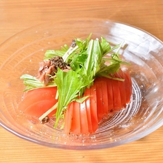 トリュフ香るトマトと水菜のアンチョビサラダ
