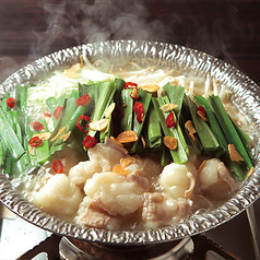 胡麻油香る軍鶏出汁和牛もつ鍋