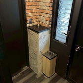 店内には喫煙室を完備しており、気兼ねなくおタバコをお吸いいただけます!