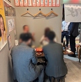 大人4人で座ってもゆったりとご利用できます。